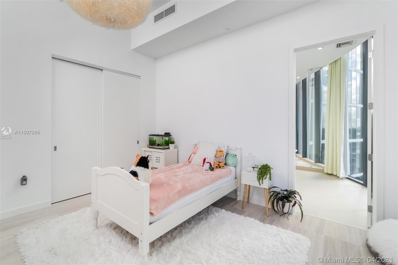 2821 S Bayshore Dr #11D Miami, FL 33133