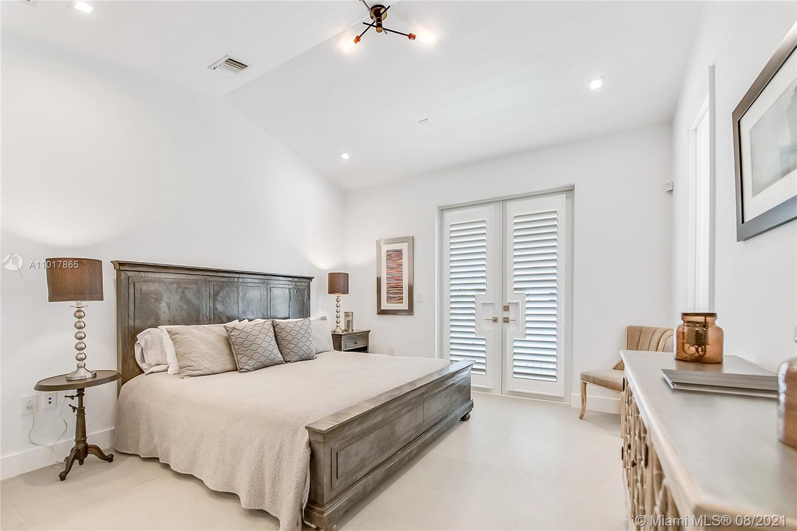 3404 Ponce de Leon Blvd #3404 Coral Gables, FL 33134