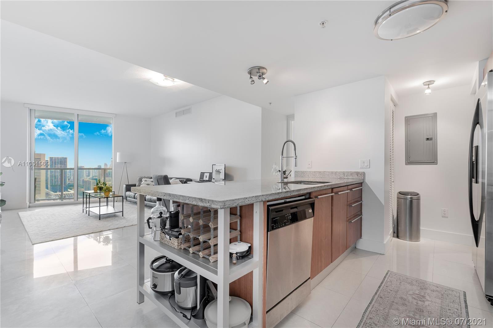 185 SW 7th St #3909