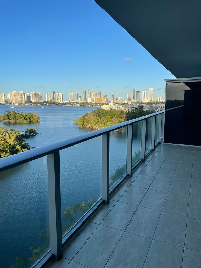 16385 Biscayne Blvd #903