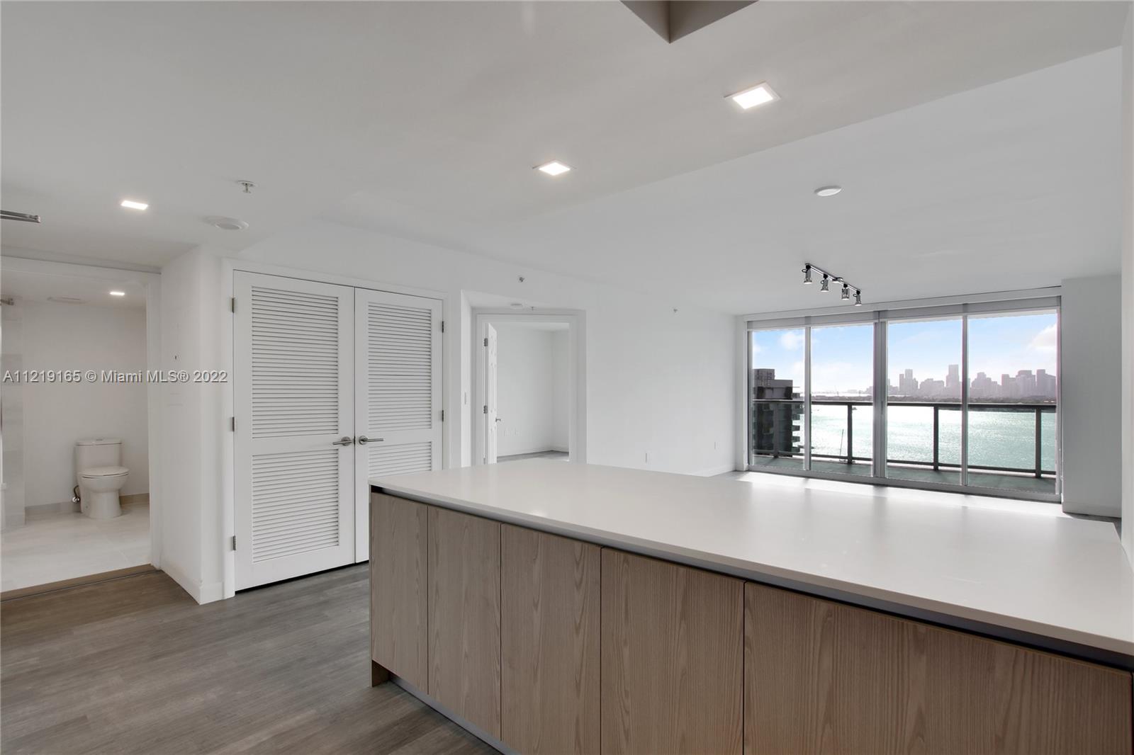 image Flamingo South Beach10