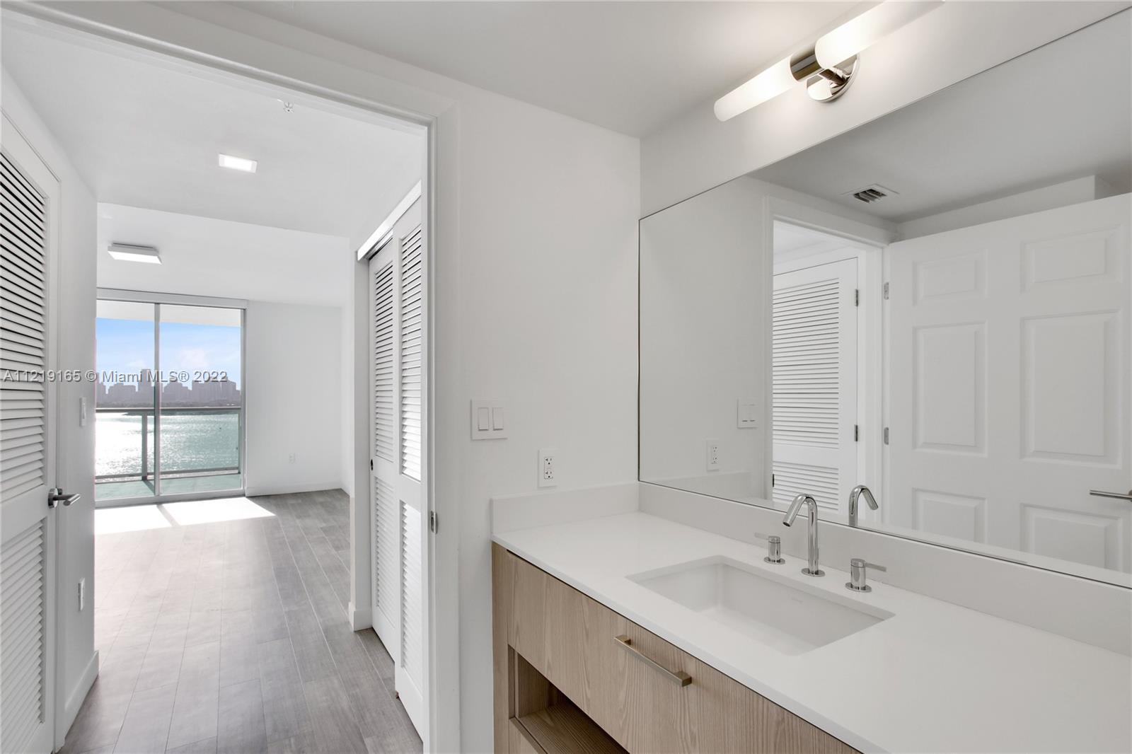 image Flamingo South Beach26