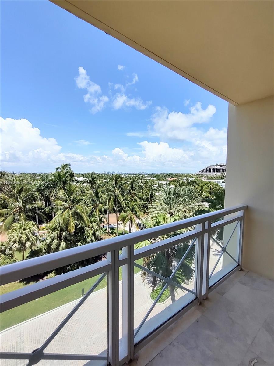 image Grand Bay Residences16