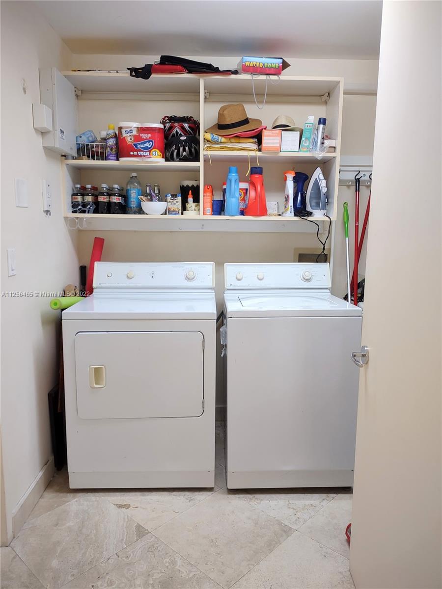 image Grand Bay Residences20