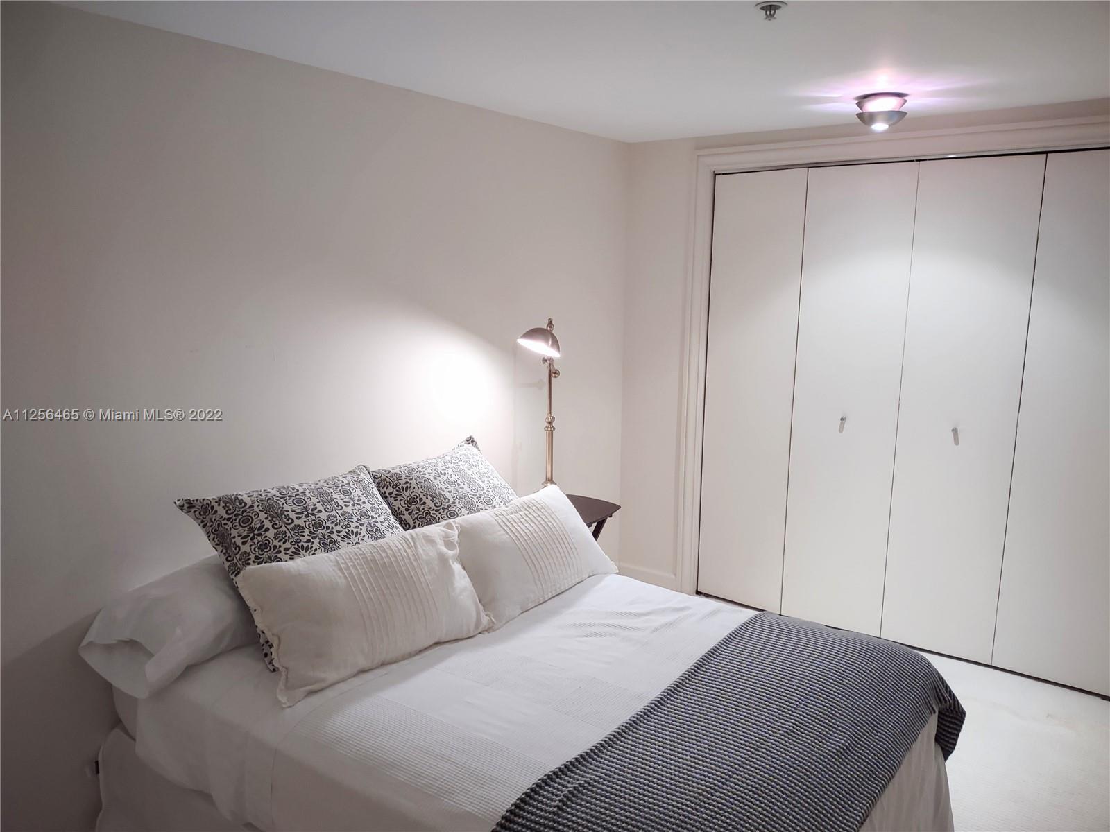 image Grand Bay Residences22