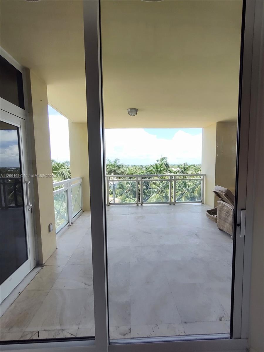 image Grand Bay Residences27