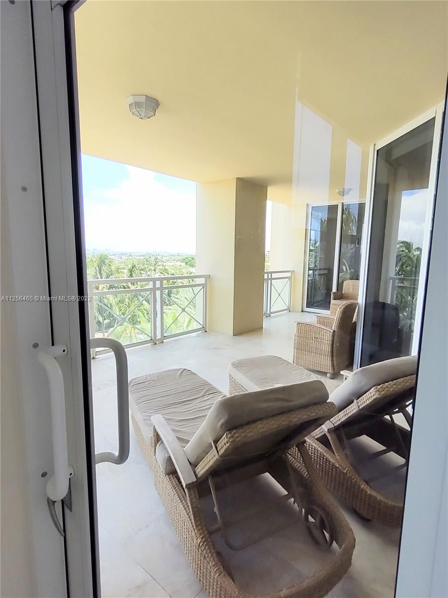 image Grand Bay Residences28