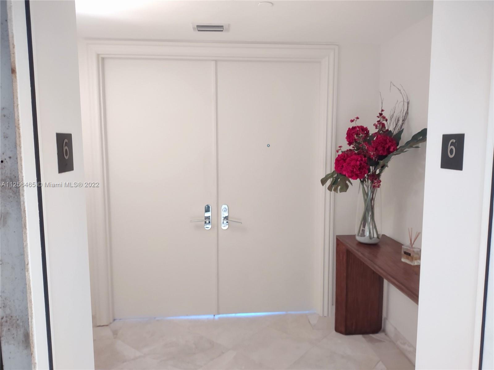 image Grand Bay Residences2