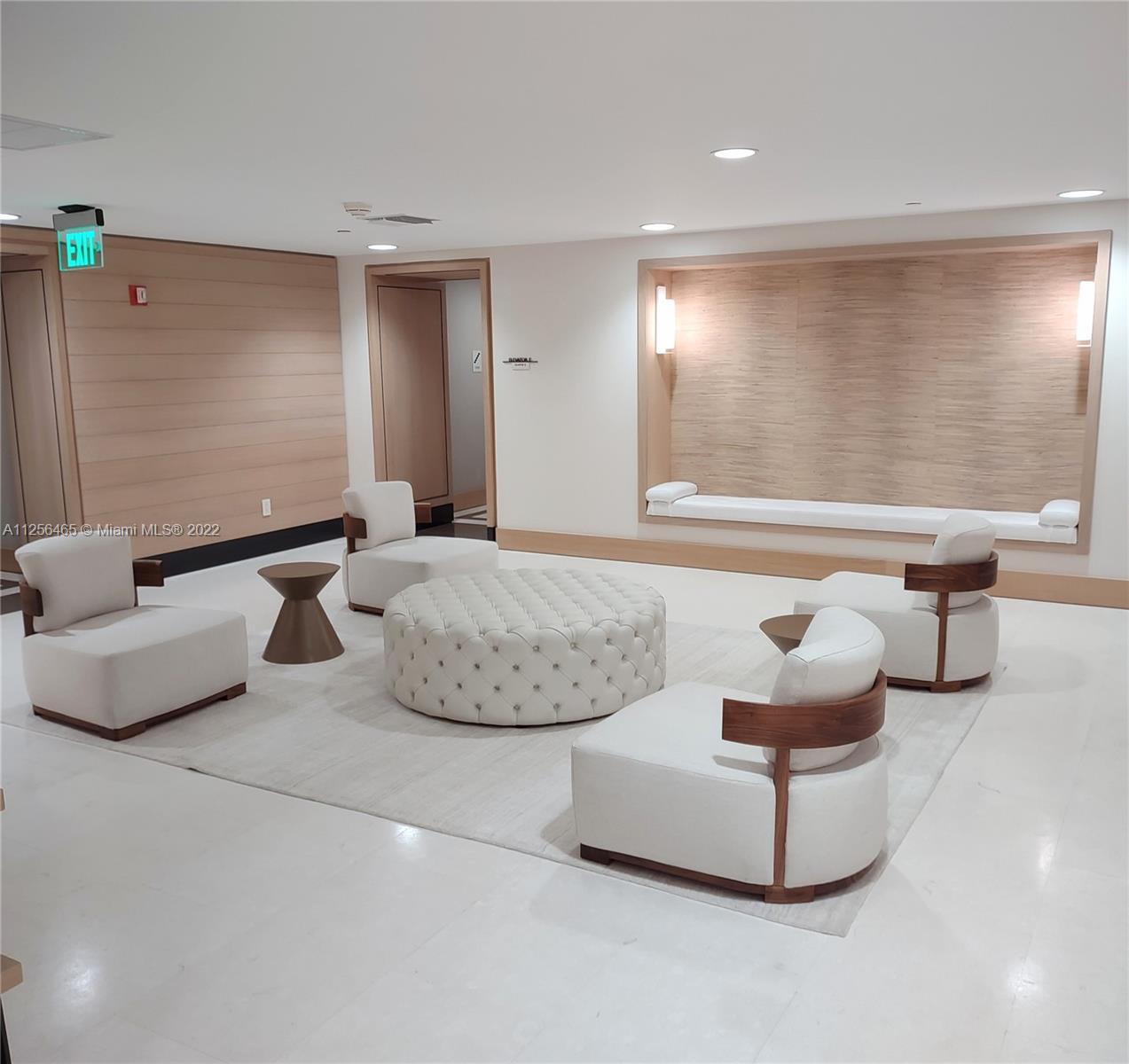 image Grand Bay Residences36