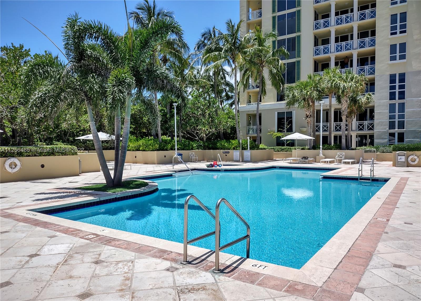 image Grand Bay Residences43