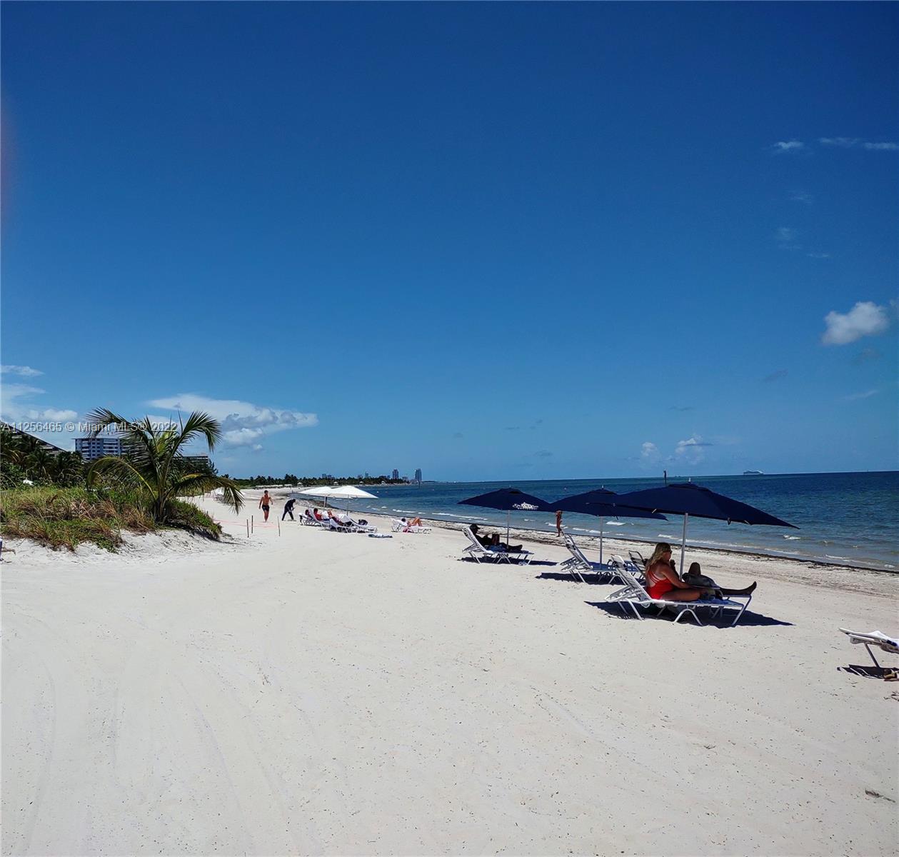 image Grand Bay Residences48