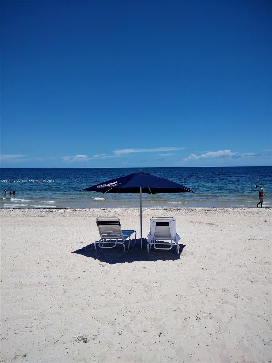 image Grand Bay Residences49