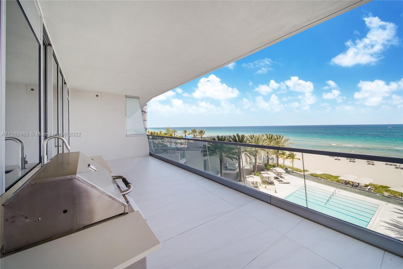 18501 Collins Ave #403