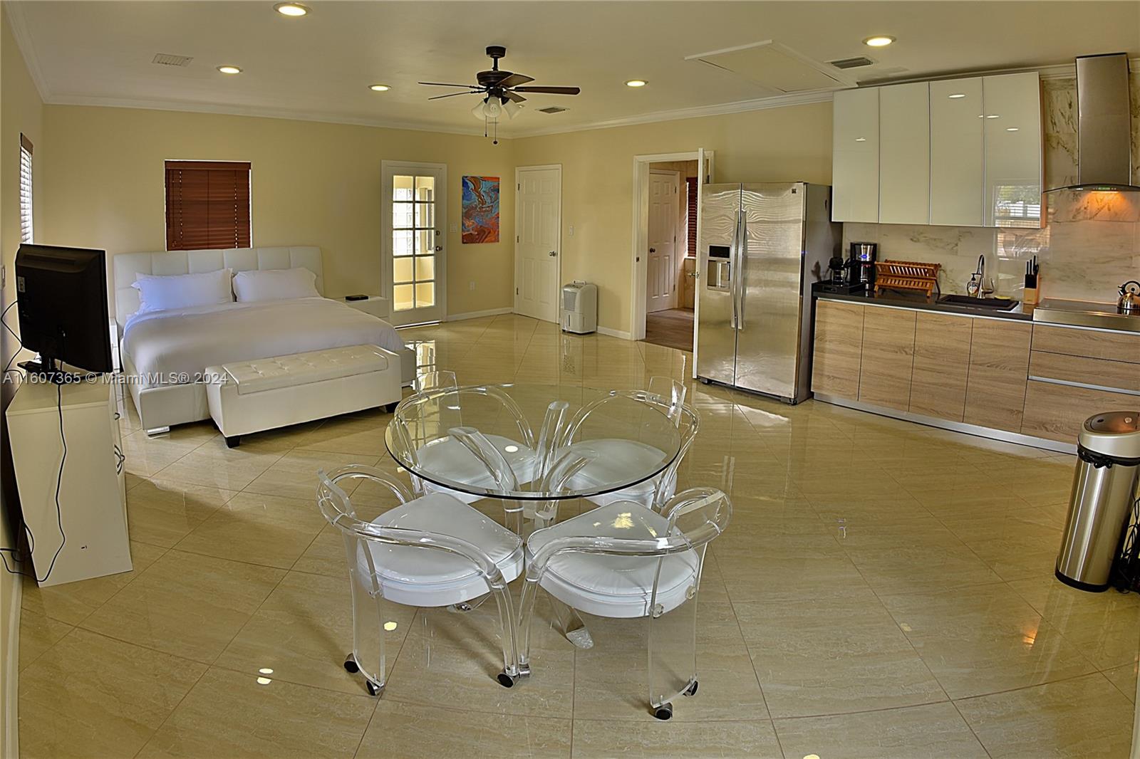 Undisclosed Address Hollywood, FL 33020