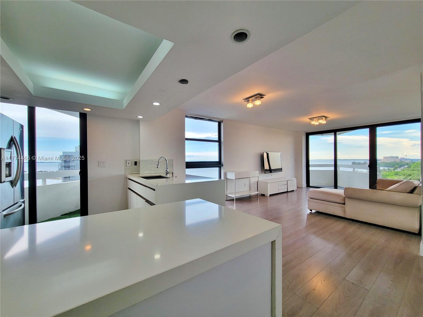 2501 Brickell Ave #1207