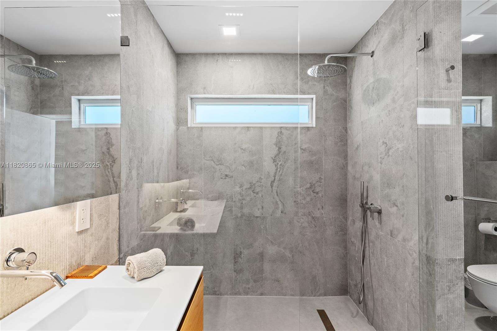 9033 Emerson Ave Surfside, FL 33154