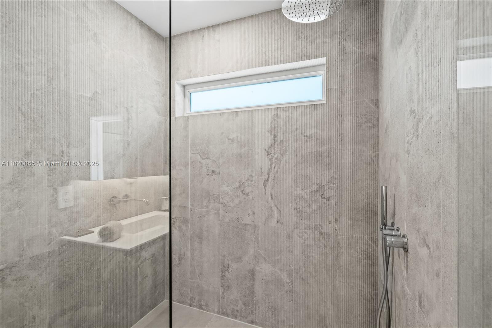 9033 Emerson Ave Surfside, FL 33154