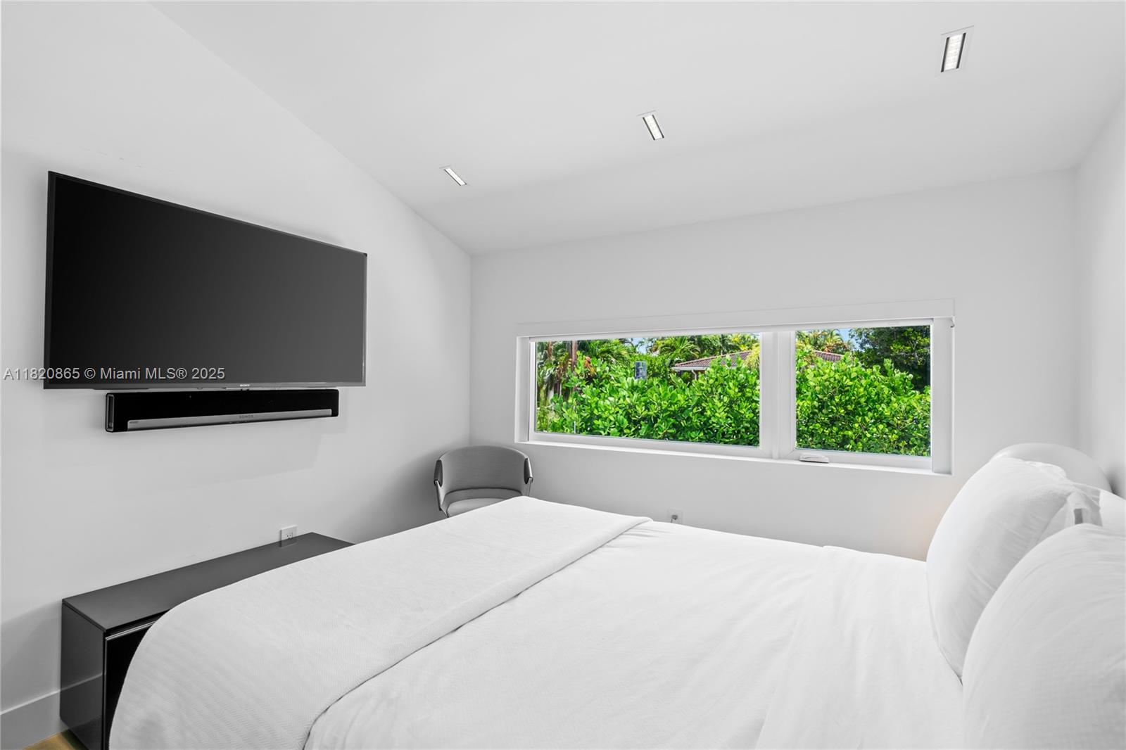 9033 Emerson Ave Surfside, FL 33154