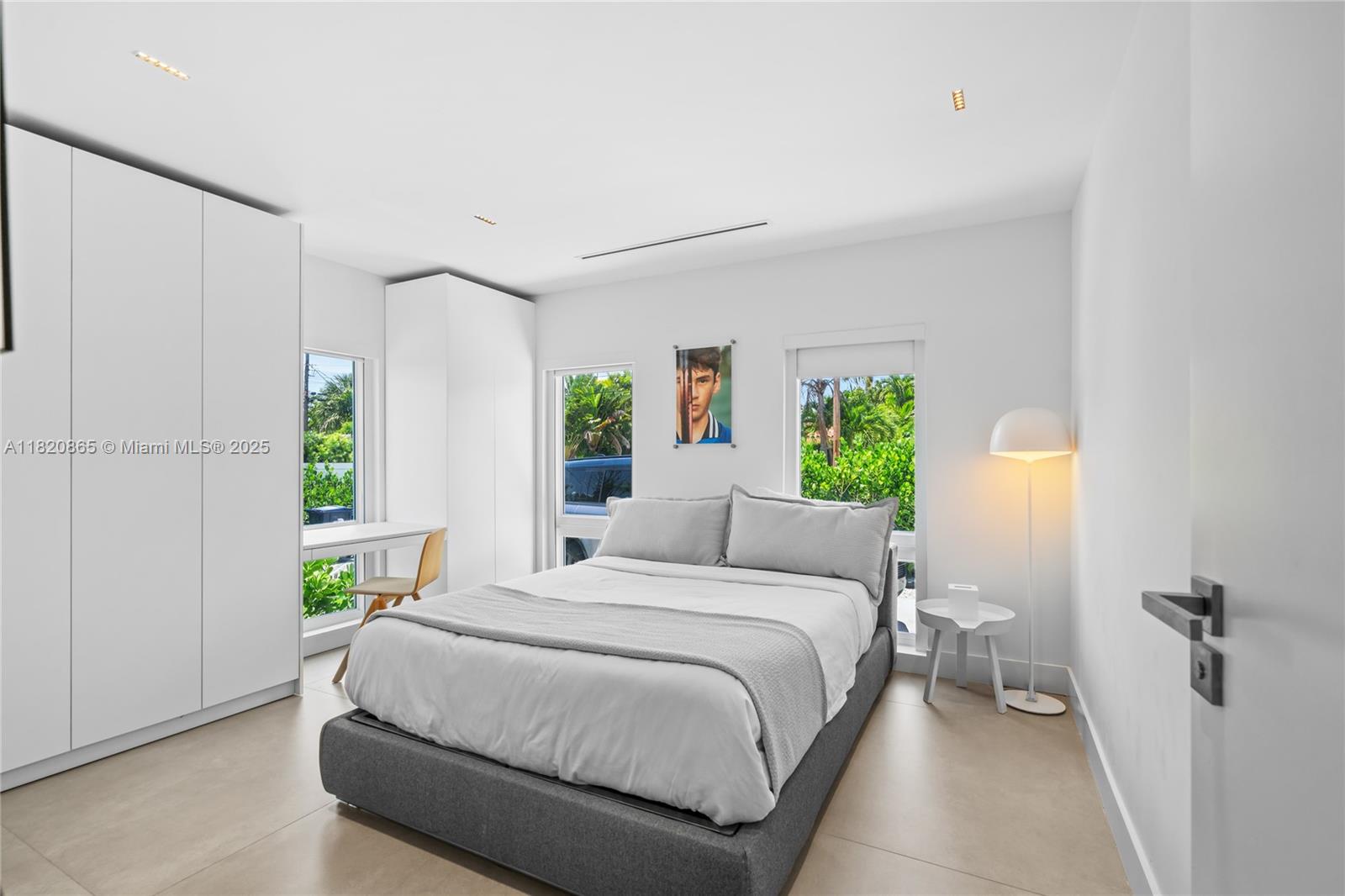 9033 Emerson Ave Surfside, FL 33154