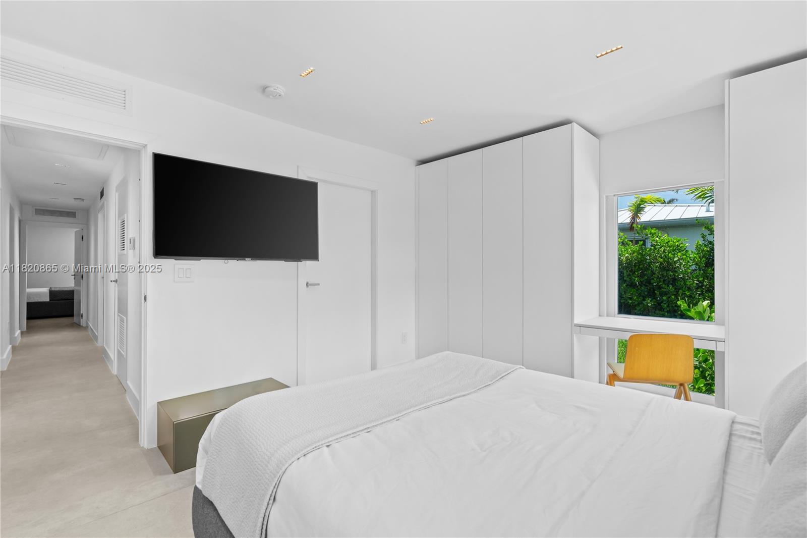 9033 Emerson Ave Surfside, FL 33154