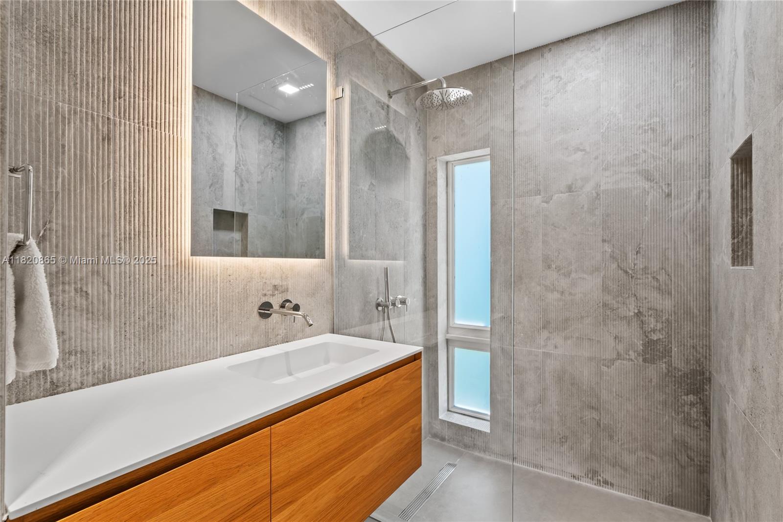 9033 Emerson Ave Surfside, FL 33154