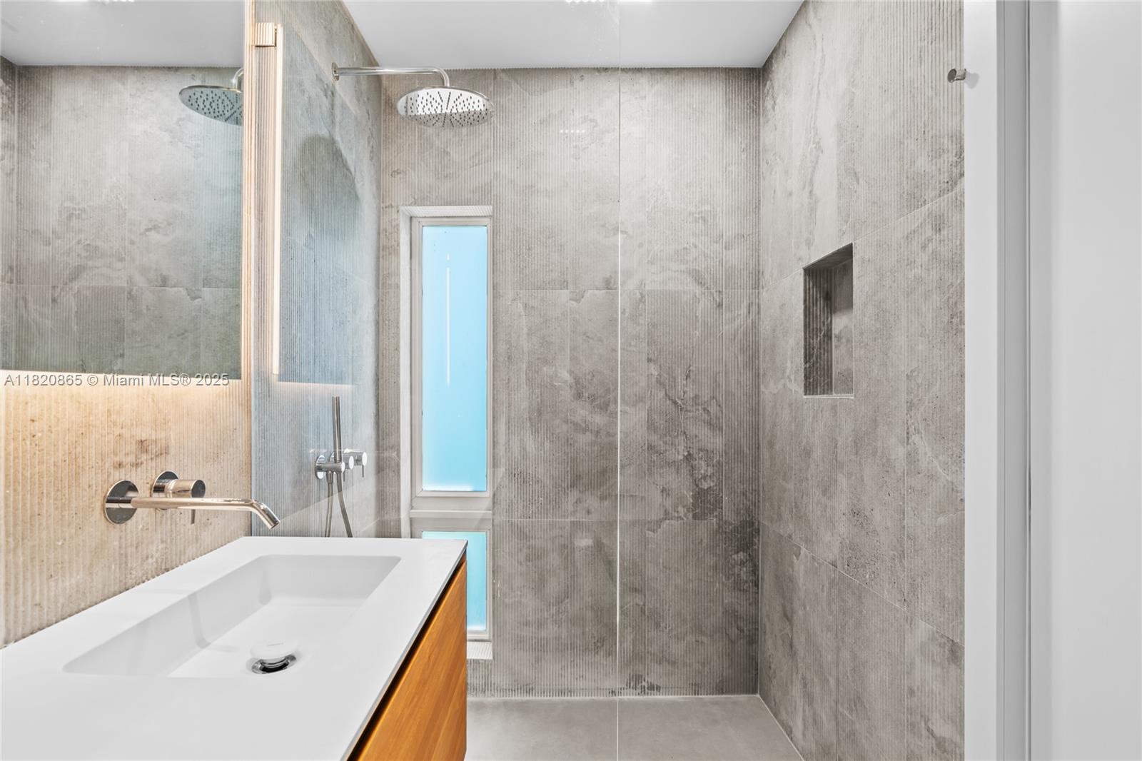 9033 Emerson Ave Surfside, FL 33154