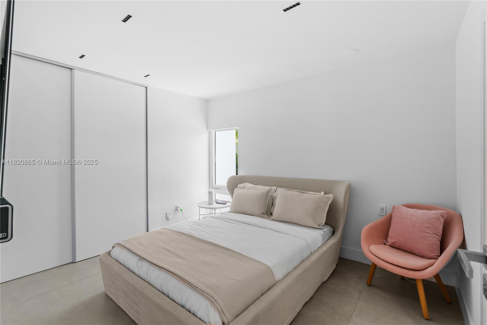 9033 Emerson Ave Surfside, FL 33154