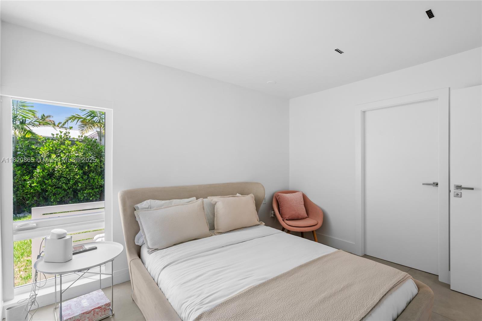 9033 Emerson Ave Surfside, FL 33154