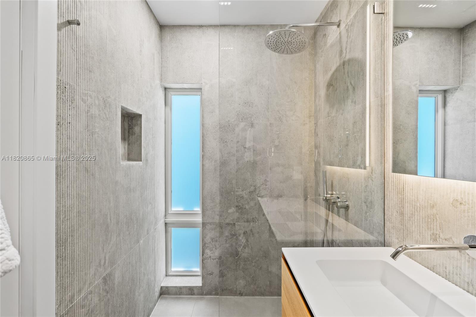 9033 Emerson Ave Surfside, FL 33154