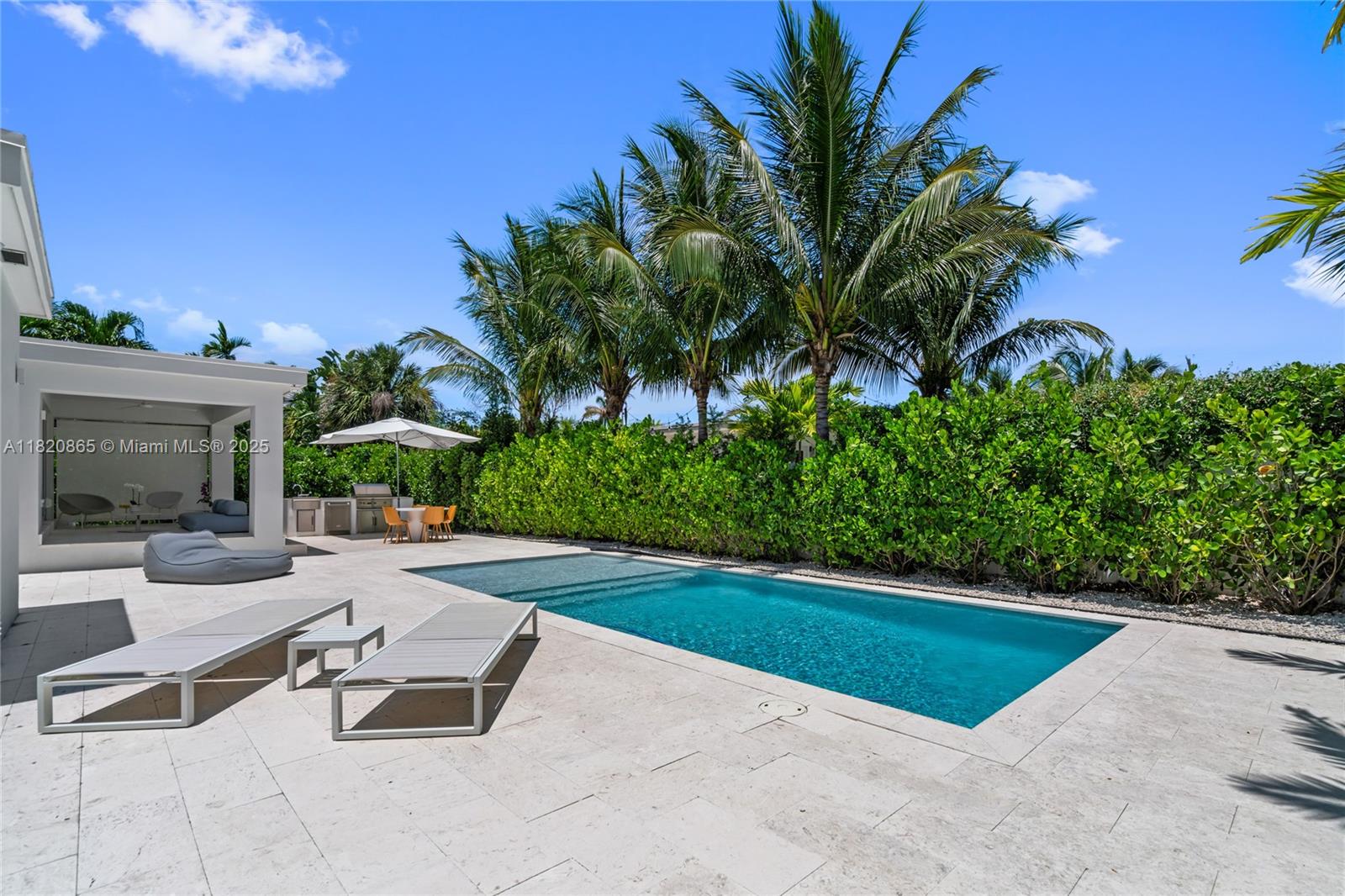 9033 Emerson Ave Surfside, FL 33154