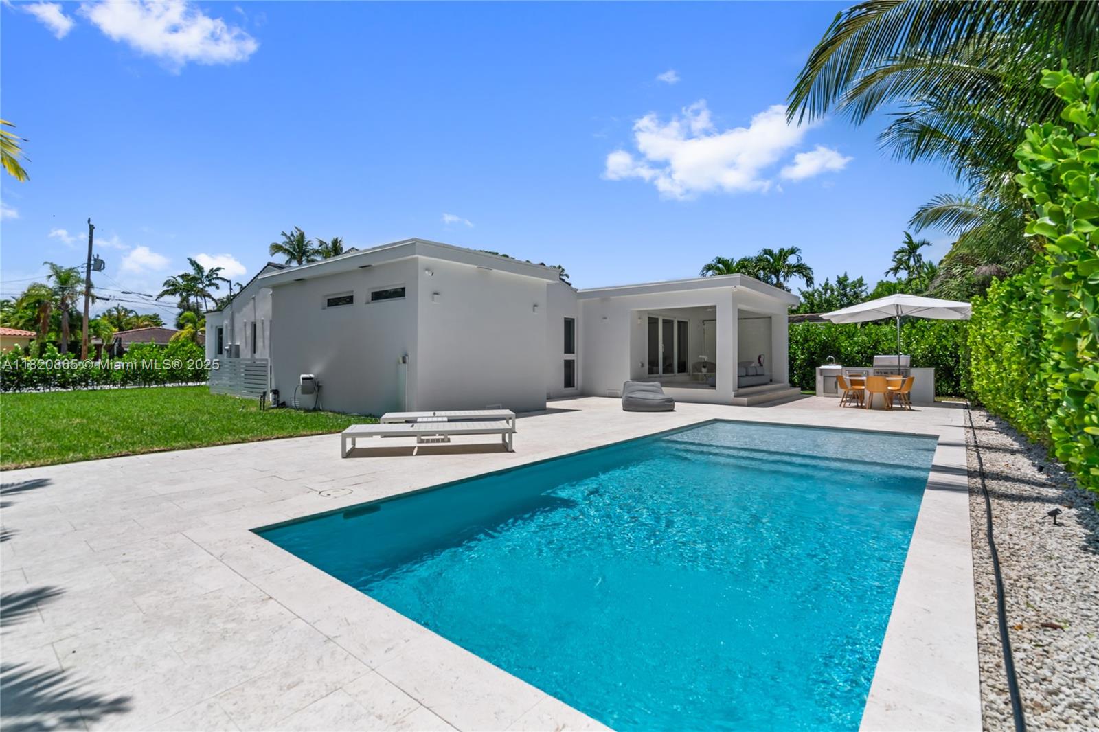 9033 Emerson Ave Surfside, FL 33154