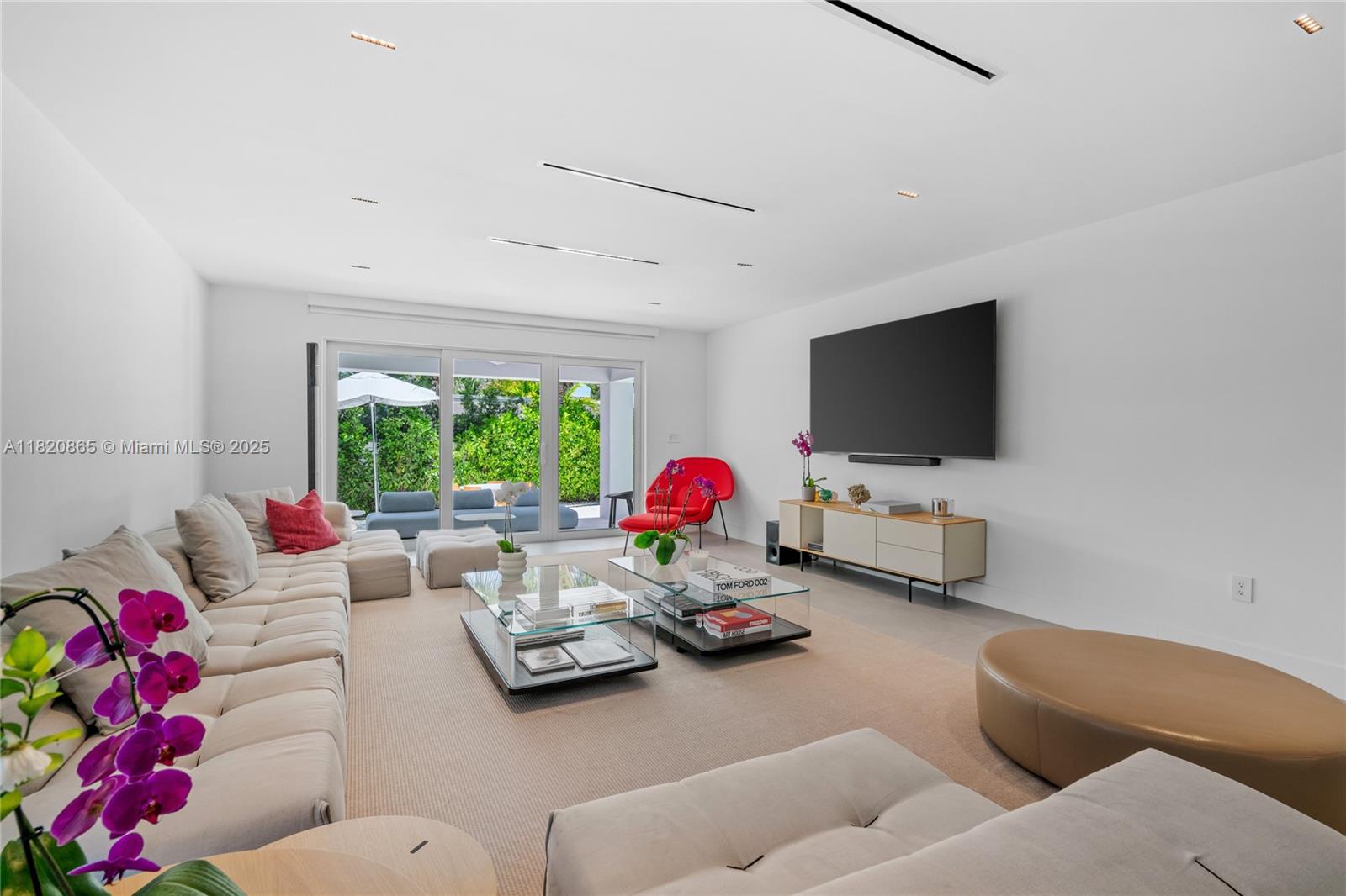 9033 Emerson Ave Surfside, FL 33154