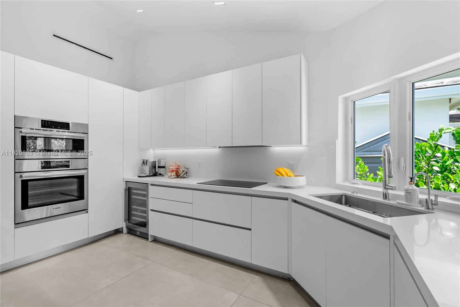 9033 Emerson Ave Surfside, FL 33154