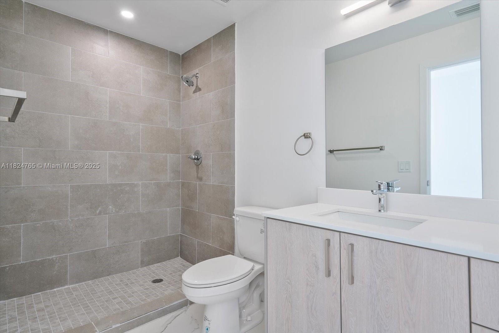 420 SW 7th Ave #205 Miami, FL 33130