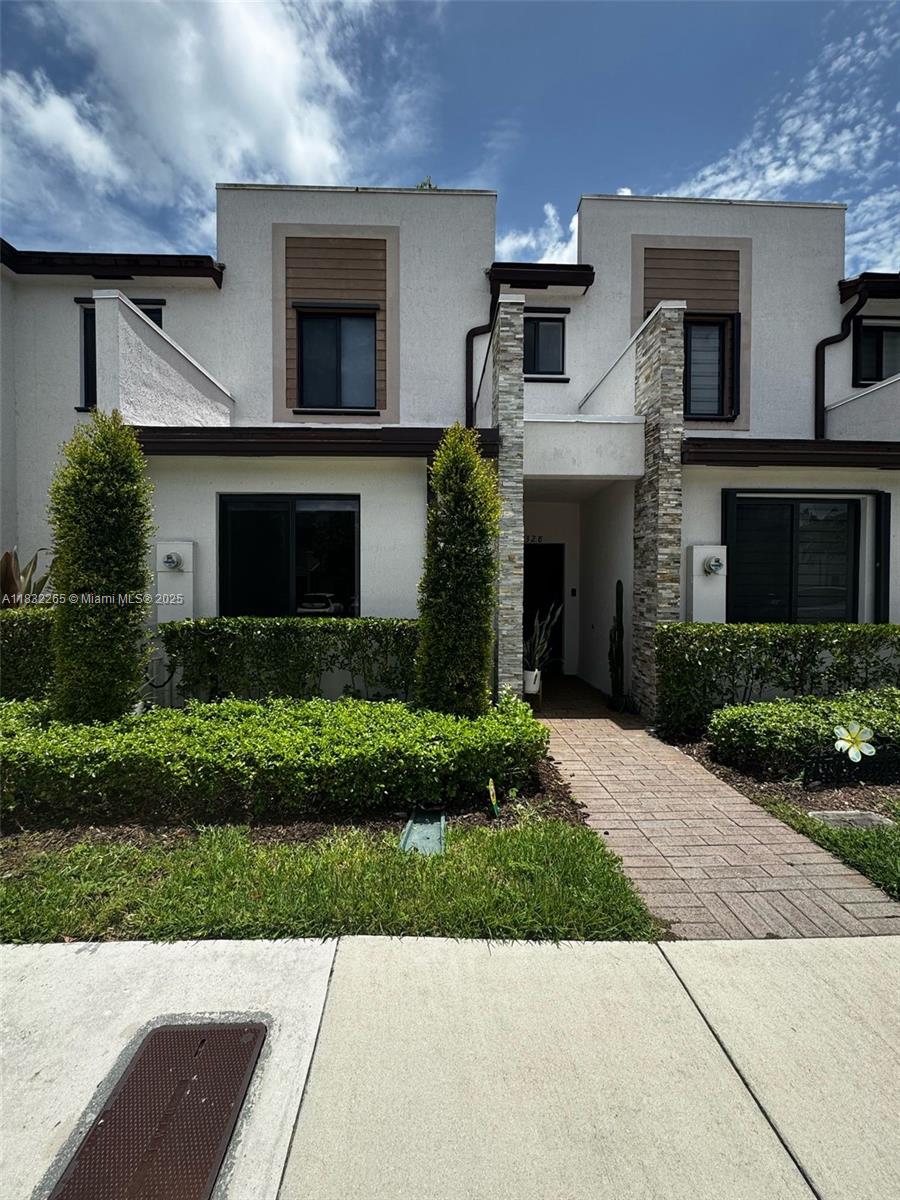 328 NE 208th Ter