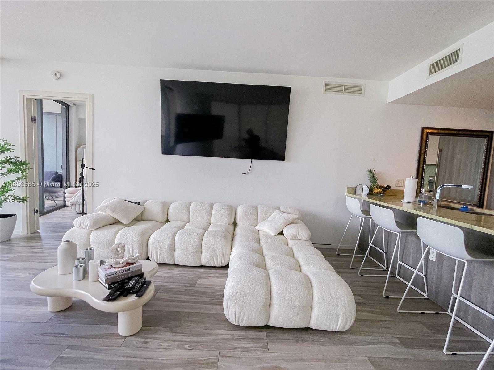 image Sls Lux Residence17