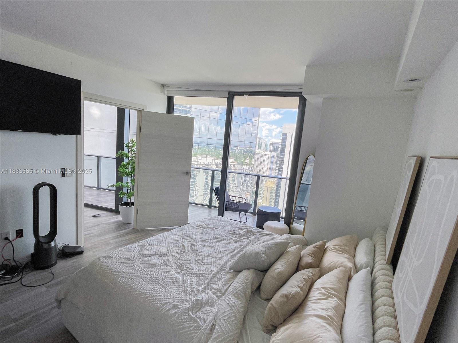 image Sls Lux Residence24