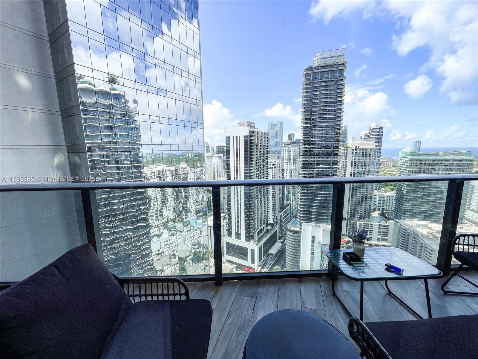 image Sls Lux Residence7