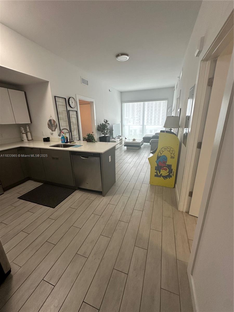 image 26 Edgewater12
