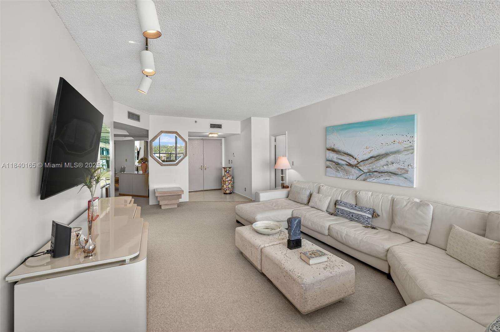 image Hamptons West9