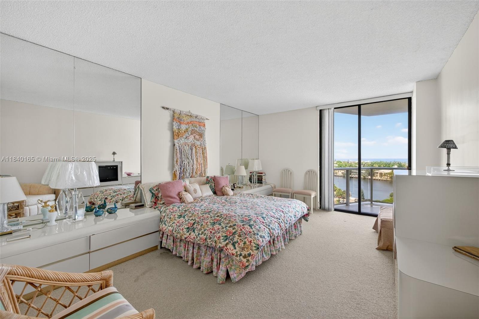 image Hamptons West22