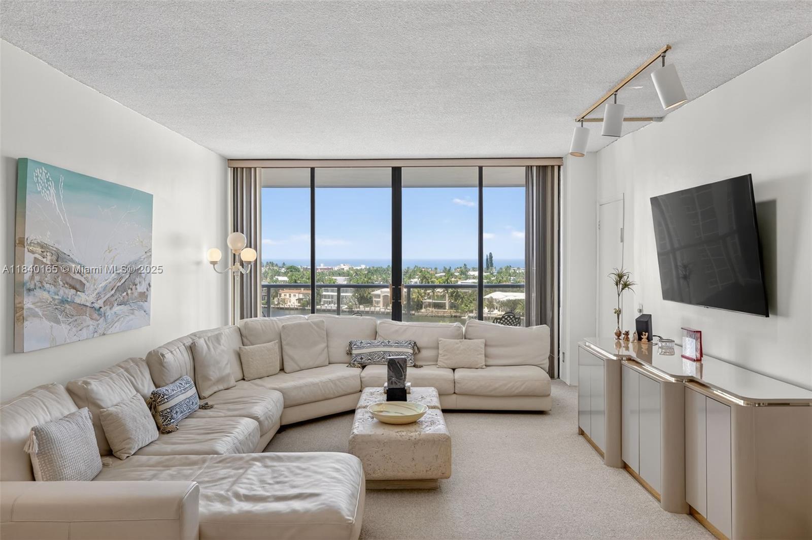 image Hamptons West3