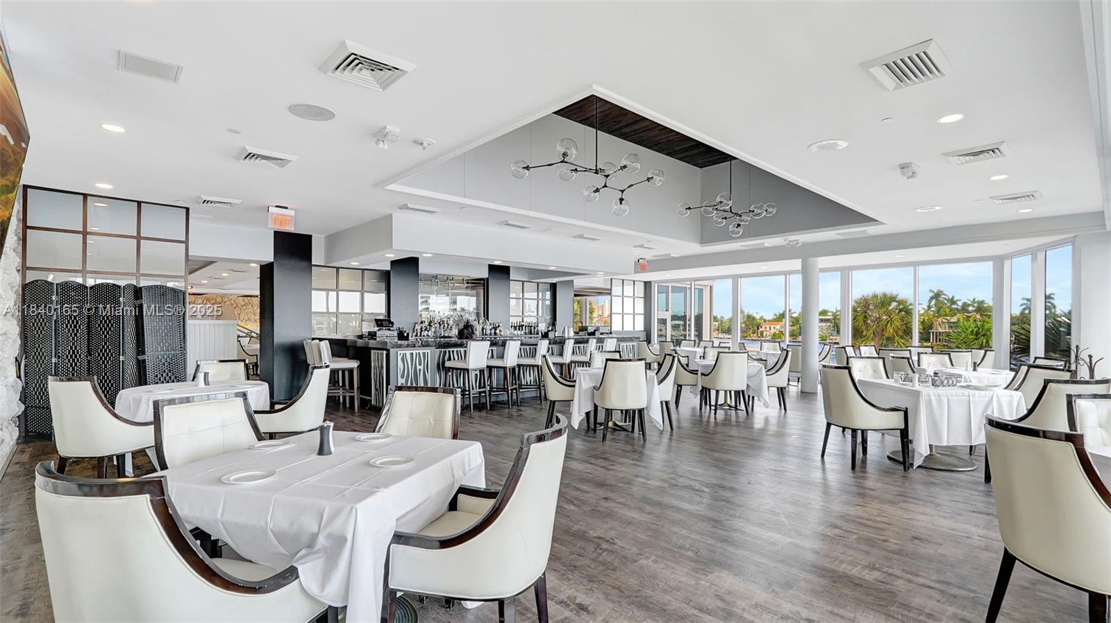 image Hamptons West56