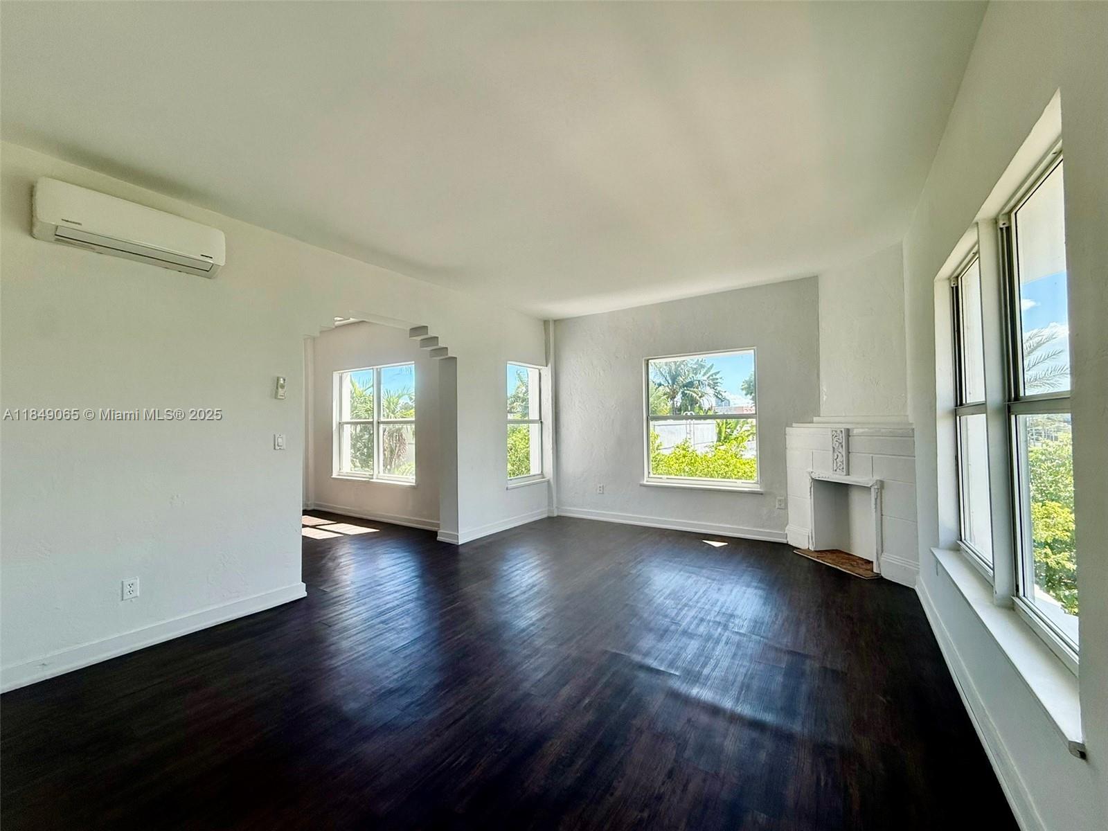 4035 N Meridian Ave #301 Miami Beach, FL 33140