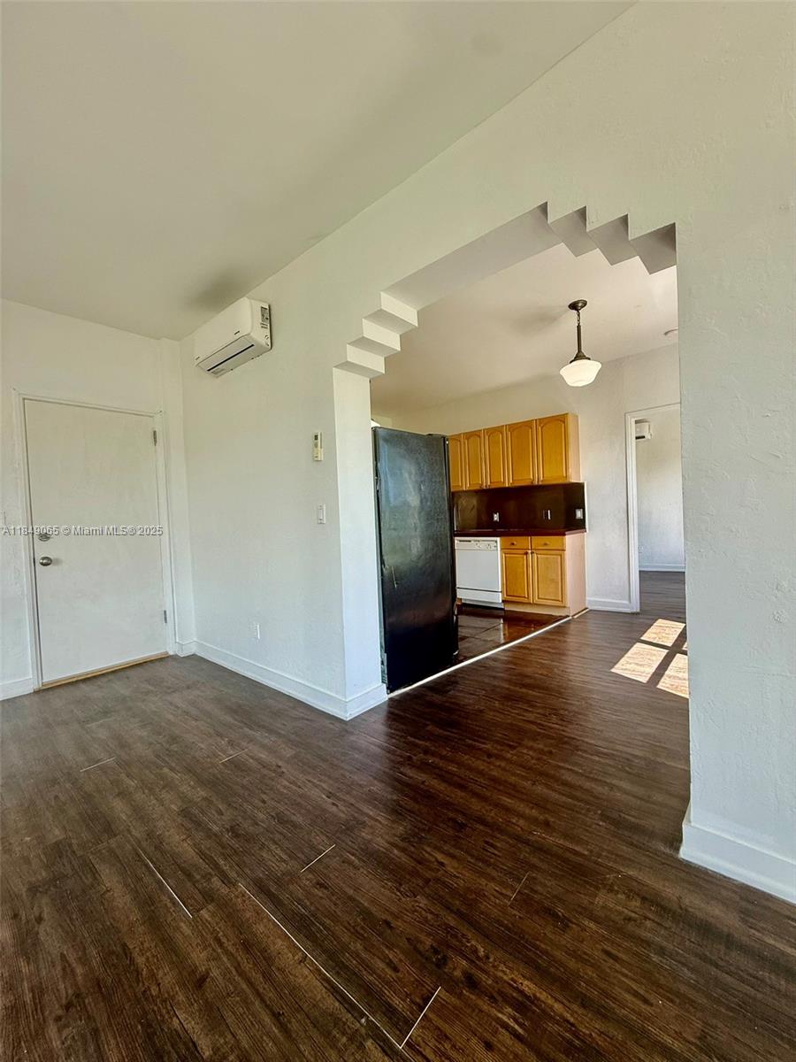 4035 N Meridian Ave #301 Miami Beach, FL 33140