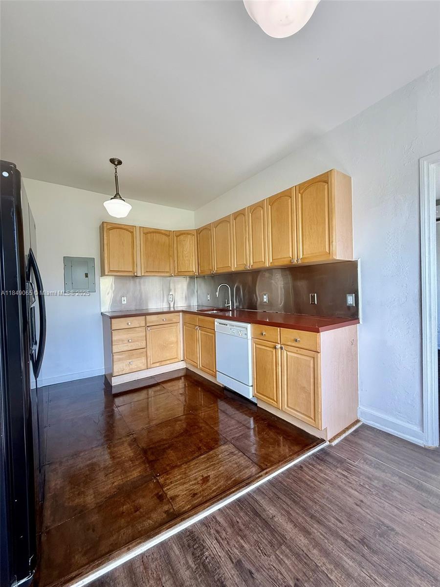 4035 N Meridian Ave #301 Miami Beach, FL 33140