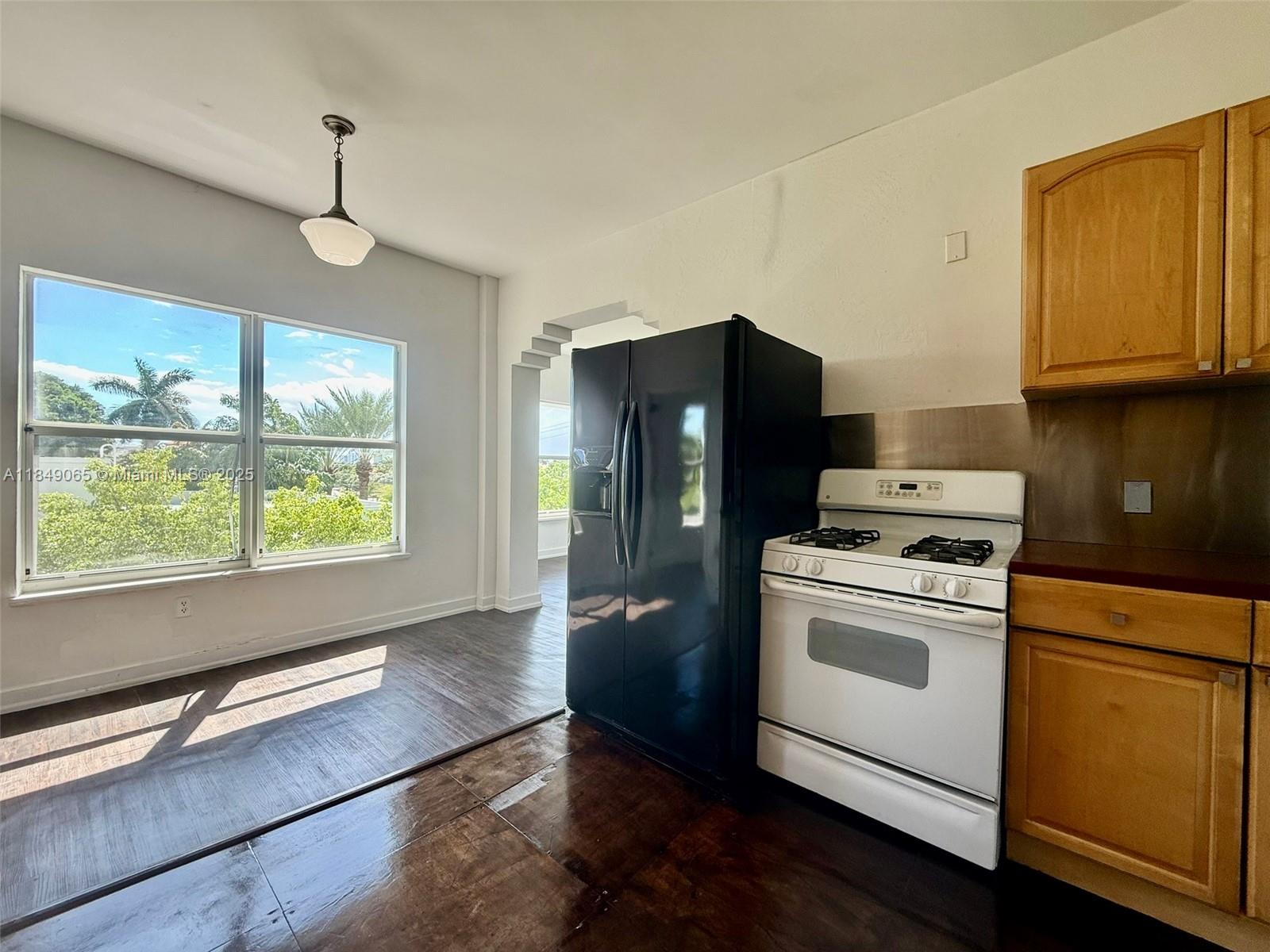 4035 N Meridian Ave #301 Miami Beach, FL 33140