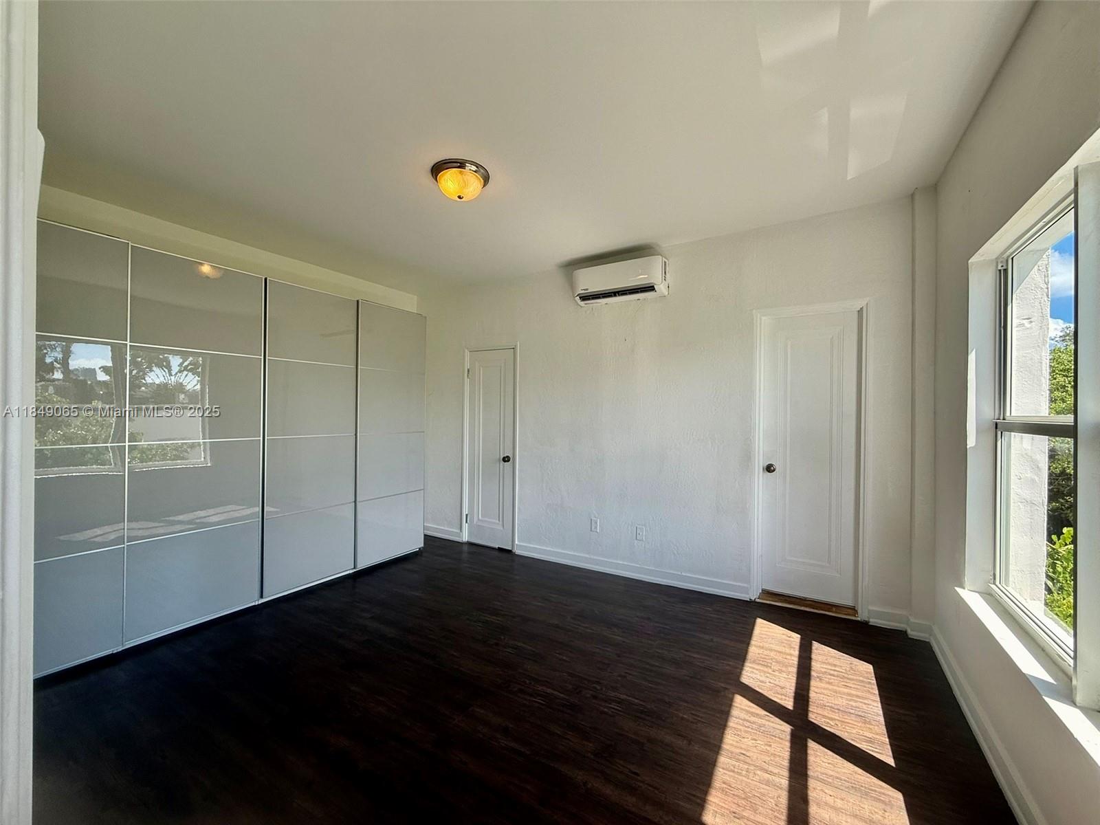 4035 N Meridian Ave #301 Miami Beach, FL 33140