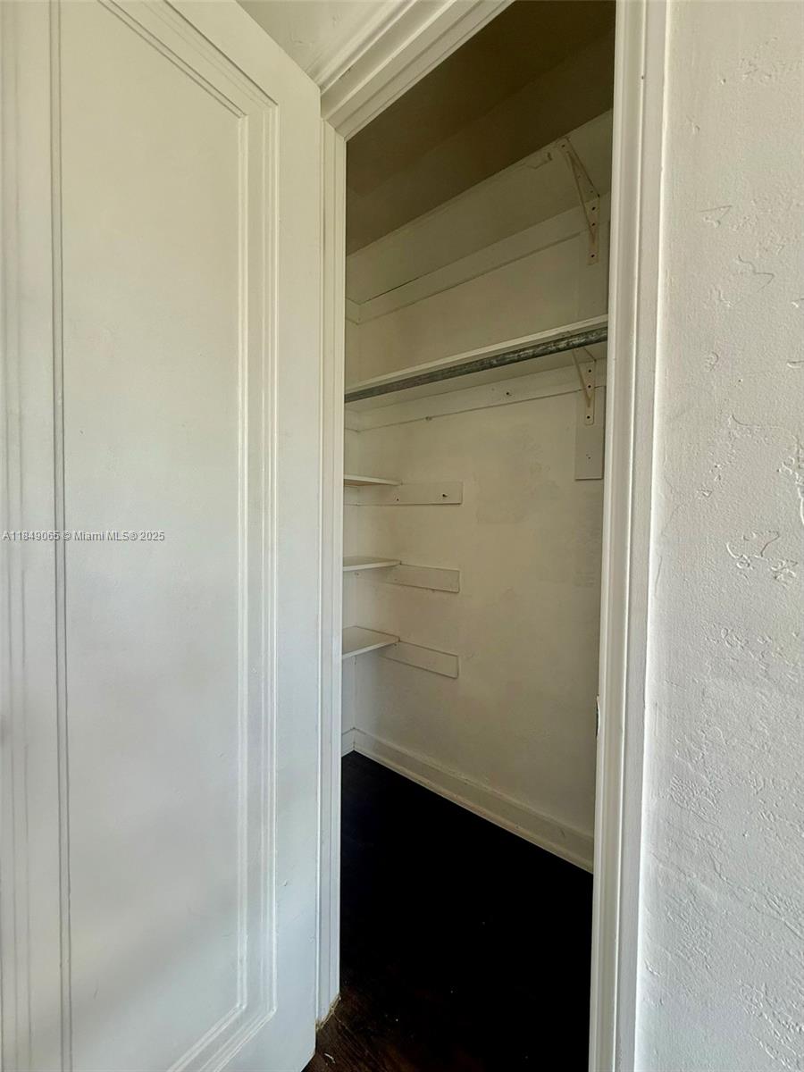 4035 N Meridian Ave #301 Miami Beach, FL 33140