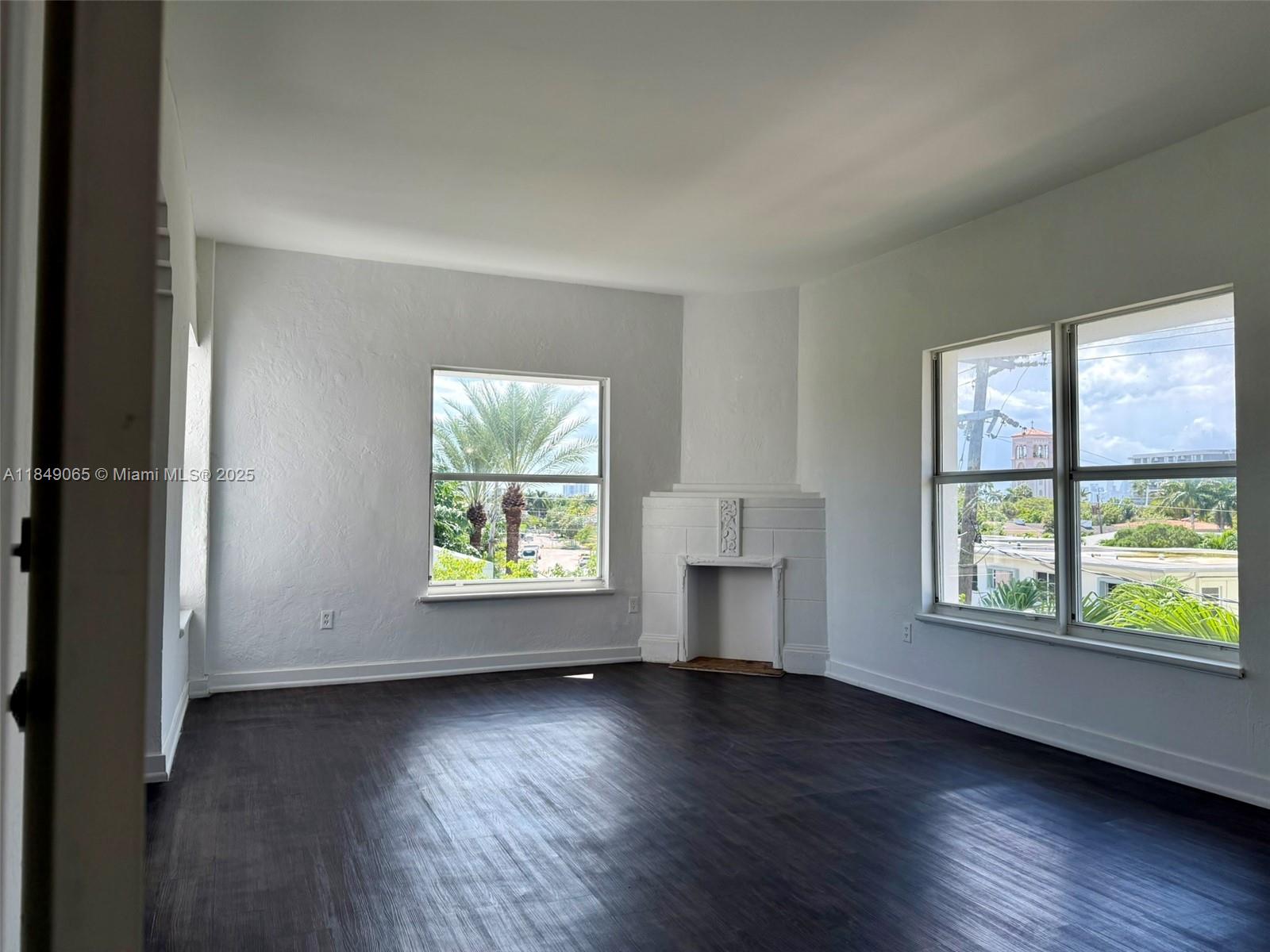 4035 N Meridian Ave #301 Miami Beach, FL 33140